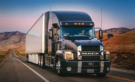 Mack lorry - Featuring a fully electric integrated powertrain, the Republic Mack LR Electric is equipped with two electric motors with a combined output of 536 peak horsepower.